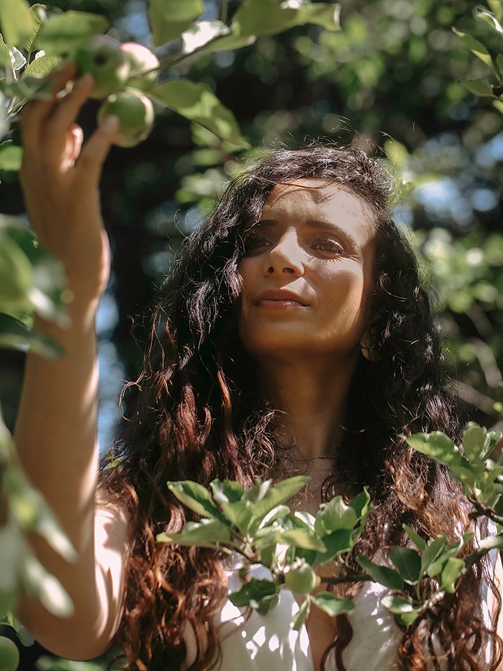 Lydia Goldblatt X Ella Al-Shamahi for The Observer Magazine Jul. 25