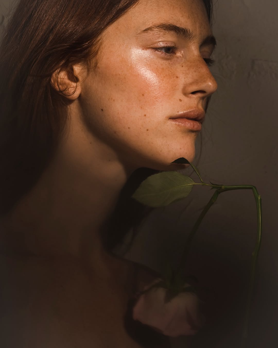 FEMALE GAZE SE 03/06/26