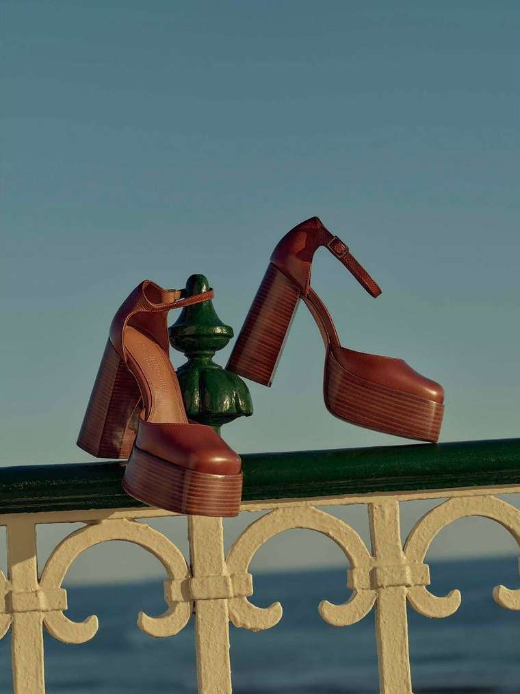 Russell & Bromley |  Jun. 23