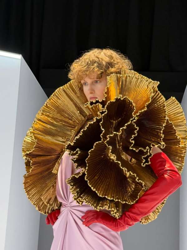 Helena à la Fassbinder @maisonvalentino cou...