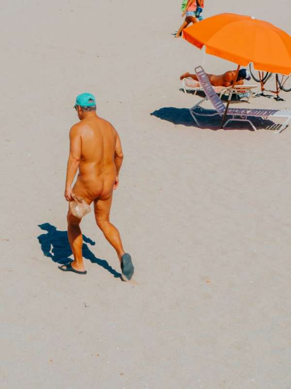 “If They Asked for Nudes” by @sofiperazzo 