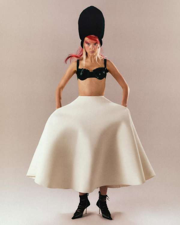 Milk Presents: Metamorphic Muse by @perappe...