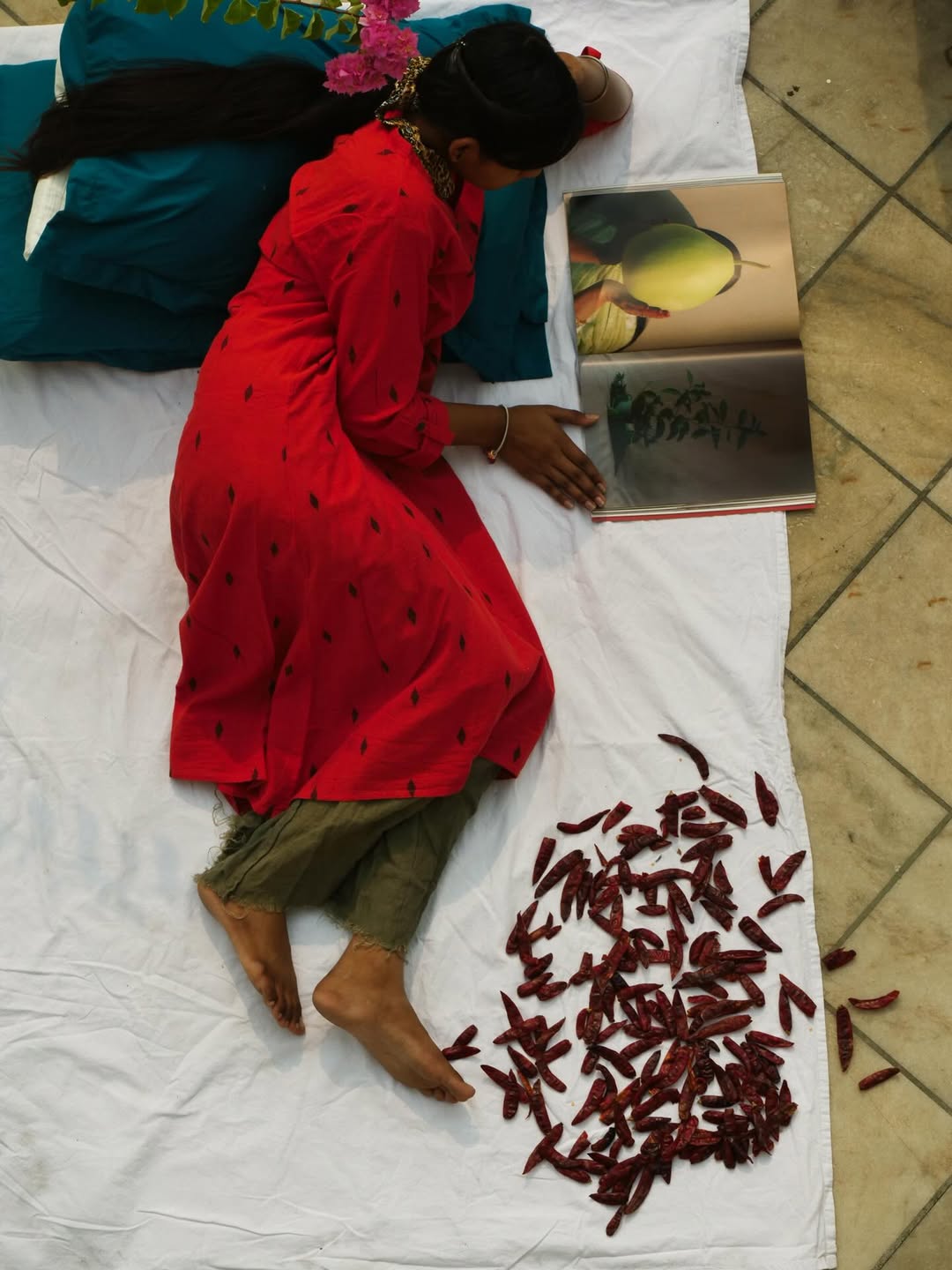 Drifting between planes through @tan_may_sax_ena ‘s captures, lingering in the space between the world we see and the world feel. 

“My work to me at this moment feels like a duality of two completely different yet complementary worlds. Collusion of fantasies with a factual veneer, an emotional commentary with a prominent thread of imagination running through. Mostly solitary, or in the company of other people or animals not very keen on talking, the subjects in my work are quiet, wandering, always captivated by what they observe and ponder about.”