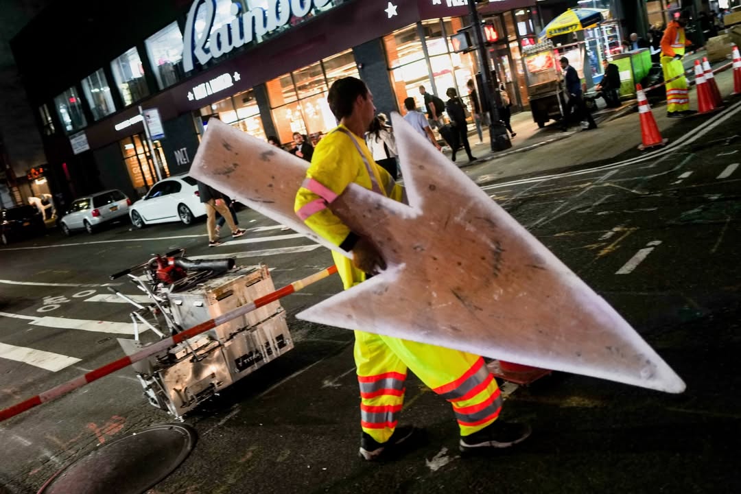 Select stills from @cedricroux ‘s ongoing series ‘My Wonderland,’ a testament to his love for New York City. 

“My Wonderland is an ongoing love letter to Manhattan, the place where my eye first opened to the streets.

It’s where it all began, and where I’ll never stop chasing the light.”