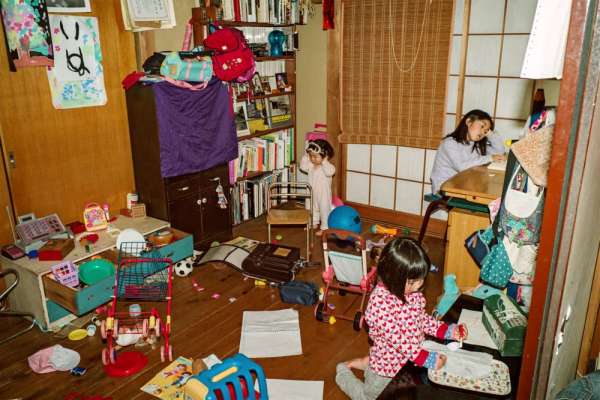 A walk through Tokyo-born street photograph...