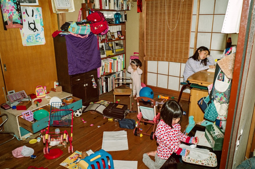 A walk through Tokyo-born street photographer @shi...