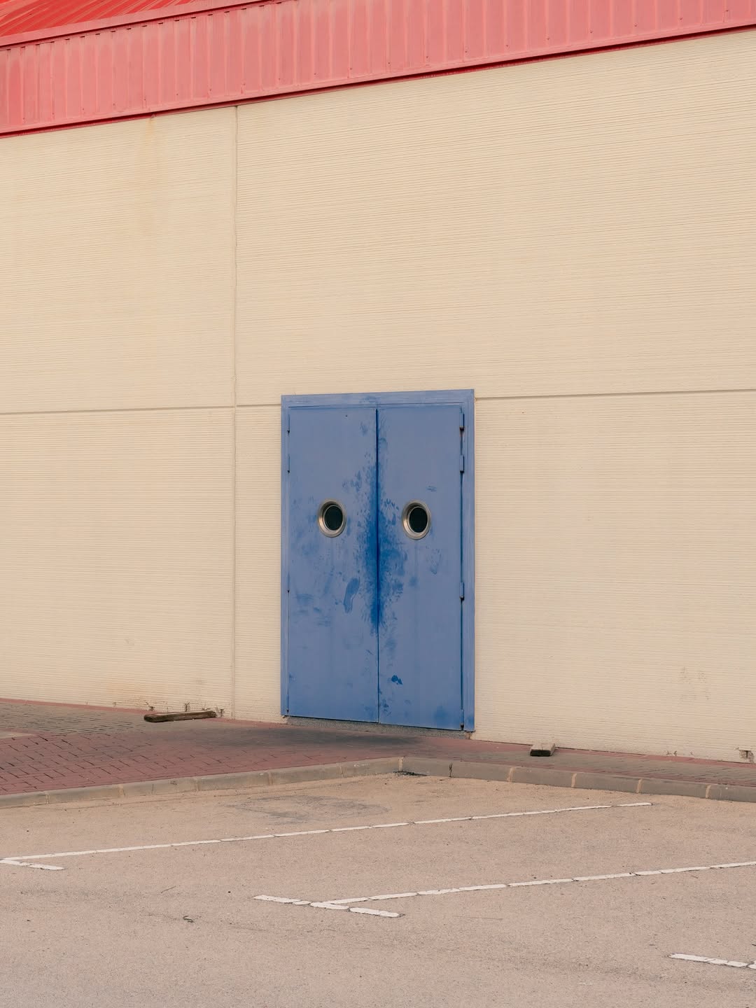 ‘On the Road,’ captured during an aimless drive through Spain by photographer Mark Rammers (@markrammers). At home on the road, he finds beauty in the ordinary while witnessing the continuous evolution of natural and man-altered landscapes.

“To me, the essence of discovery is not found in spaces of obvious beauty. While on the road, I usually only decide on a destination, never on the exact route. I keep my eyes peeled to the asphalt and its periphery, expecting to encounter intricate details or untold stories - not designed to be attractive, but simply fulfilling their part in the larger concept of the malleable world.”