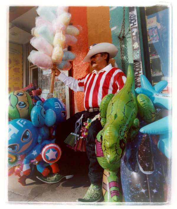 ‘Manos Benditas,’ a photo project photograp...