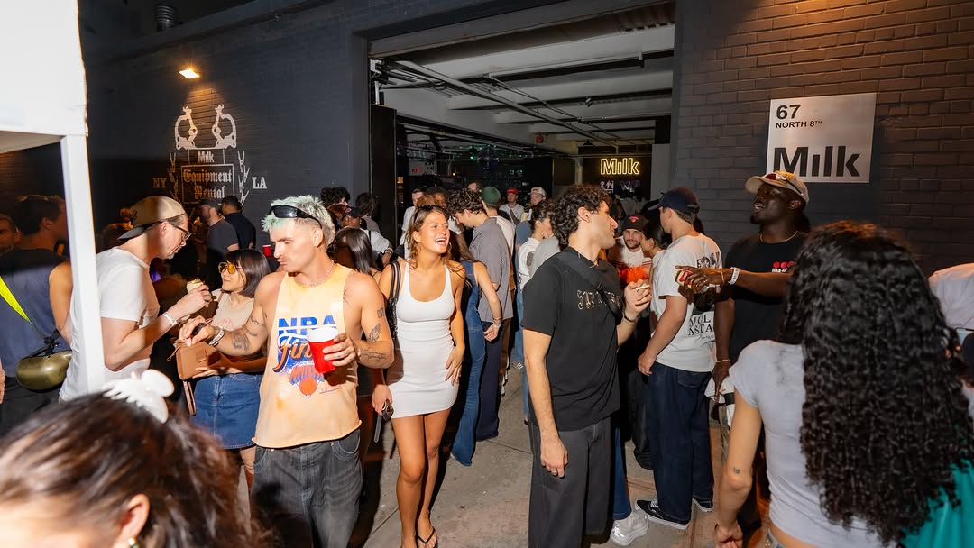 Last weekend we flipped our Brooklyn Equipment studio to host our dear Milk family for an afternoon BBQ and watch party, right in time to witness a historic win for the Knicks (@nyknicks).

Thank you to everyone, all partners, photographers, creatives, and Milk fam alike who showed up to celebrate with us.

With love,
Milk🧡💙
@milkmakeup @milkdgtl @milk_equipment 

Credits:
All images and videos captured by DJ (@dieun.jean)
