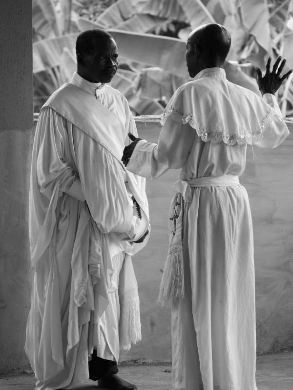 WHAT COMES TO MIND WHEN YOU SEE THE GARMENT...