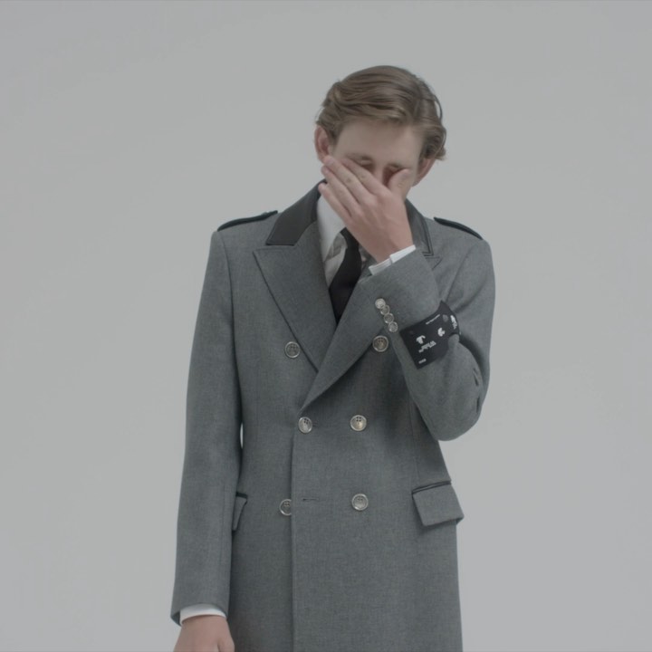 Off White |  Oct. 20