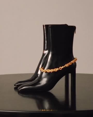 Frida-My X Totême Dec. 25