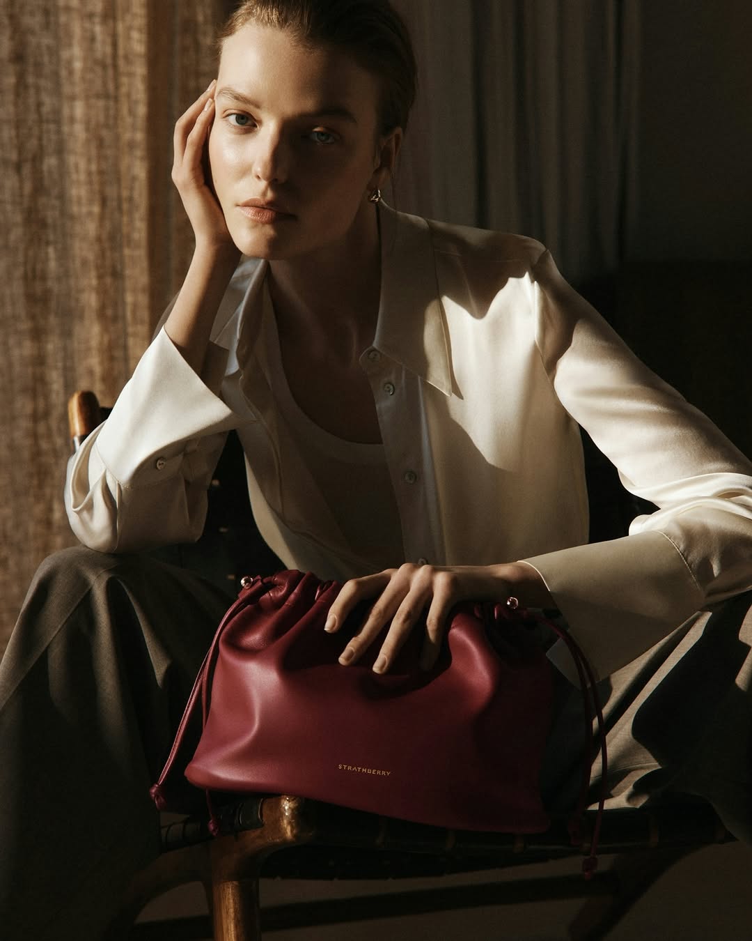 Full production for Strathberry. Shot by Amie Milne @minkmgmt in London. 

@amiemilne @strathberry #AmieMilne #Strathberry #MinkProduction #CreativeProduction