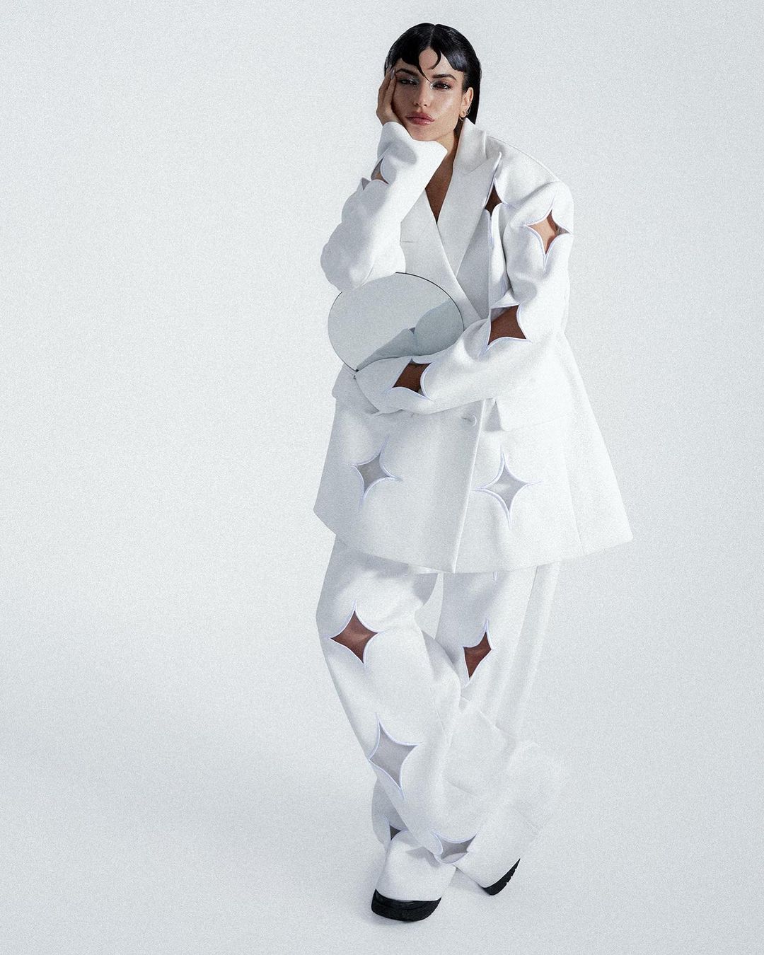 Schon Magazine |  Feb. 23