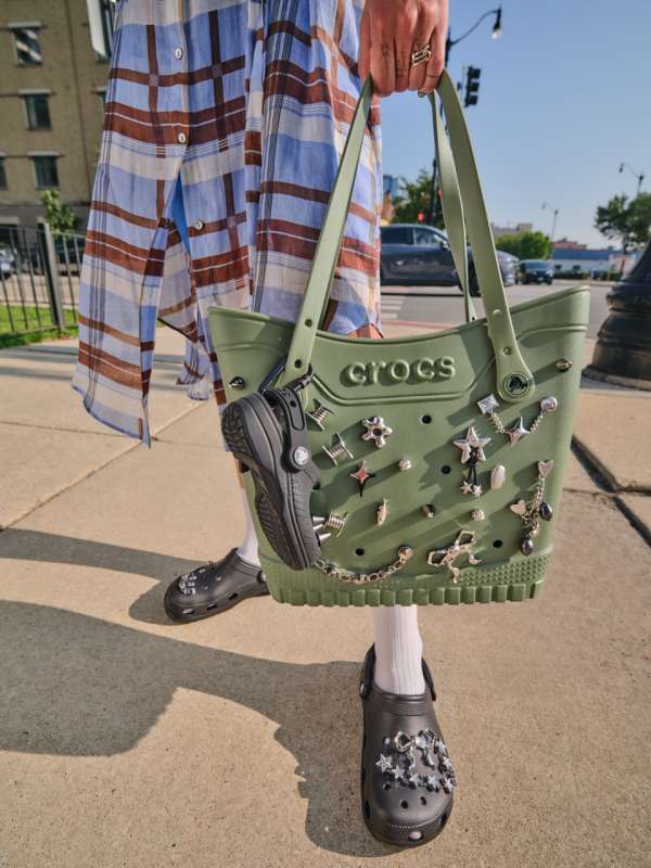 Spring is here! A fun look for a classic br...