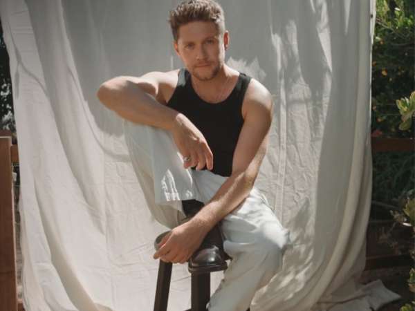 @zackerymichael shoots @niallhoran as featu...