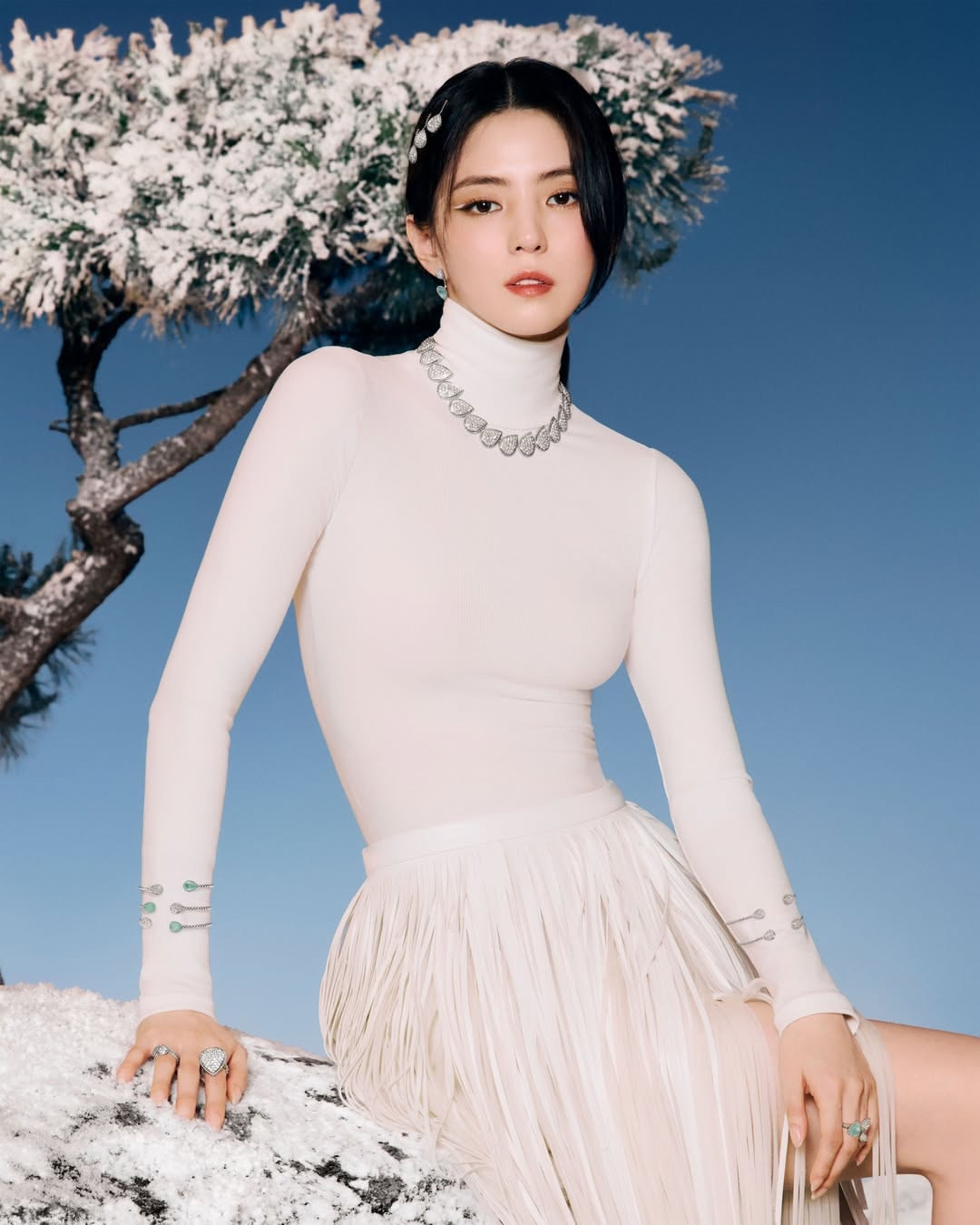 <a href="/julian-song">Julian Song</a> X Boucheron <span style="text-transform: none; white-space: nowrap;">Dec. 25</span>