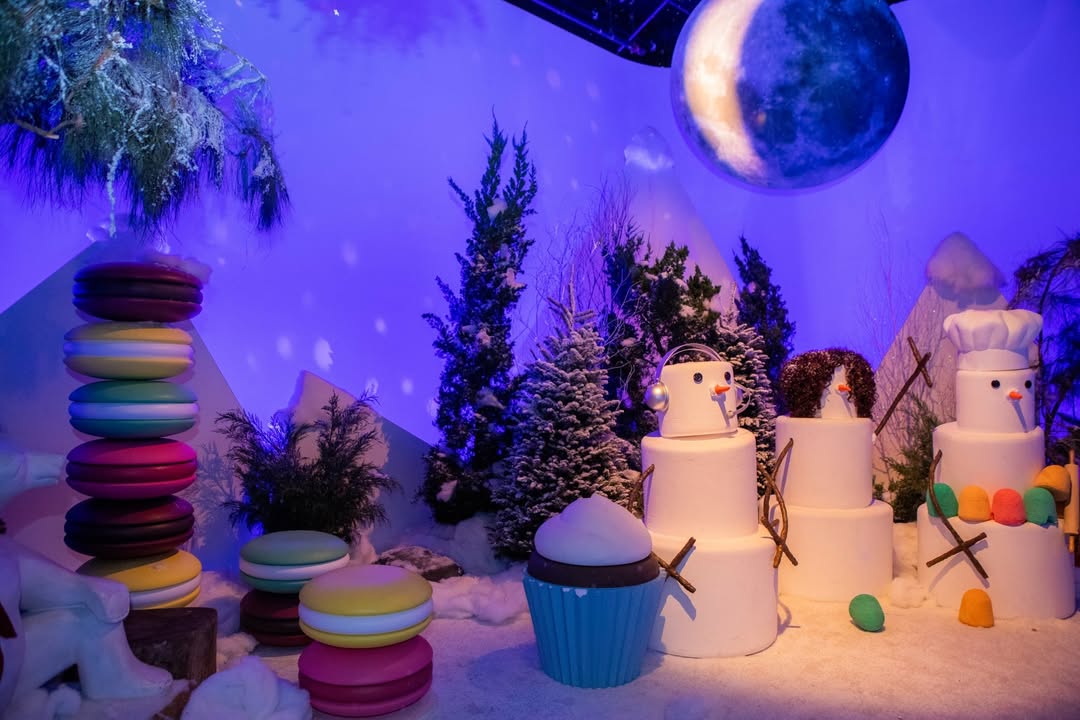 #Flashback to when we brought the holiday season of @netflix’s “Nailed It!” into the real world! 🎄✨

Combining the show’s fun vibes with the cheer of the holiday season, the Netflix “Nailed It!” Holiday Village was a pop-up, immersive fan experience that we were proud to produce and design. The Village had something special around every corner: a cookie decorating station (where a professional chef decided if you’d nailed it or failed it), a live “Nutcracker” performance by the @cal_dance_academy, stilt walkers, live holiday music, a sprinkle bomb photo booth, an ice skating rink, and much, much more. 

The hosts and stars of the show, @jacquestorres and @nicolebyer, were on-site to join the fun and spread holiday cheer to their fans. 

Equal parts festive and funny, the “Nailed It” Holiday Village truly helped to spread joy and celebrate the happiness of the holiday season.
.
.
.
#ginawadecreative #nailedit #eventproduction #eventdesign