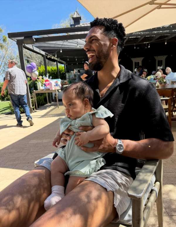 Happy Father’s Day from the nya family. 💙💙💙