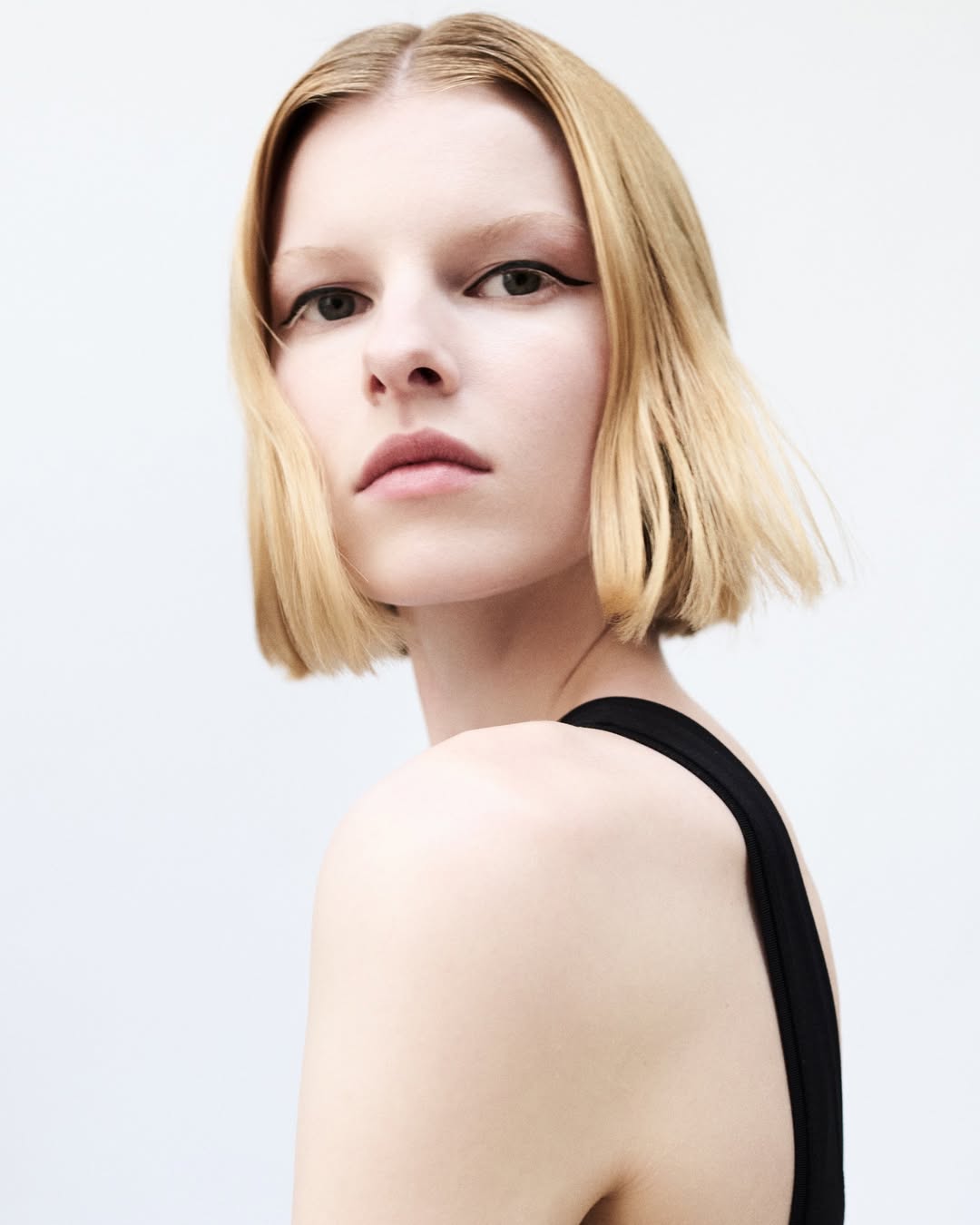 LEXY @lexy_hearn
Photographer_ @eeevawang
Makeup_ @morgane_martini 
Hair_ @rimiura
Nail_ @romane_martini
THANKS @suprememgmtparis