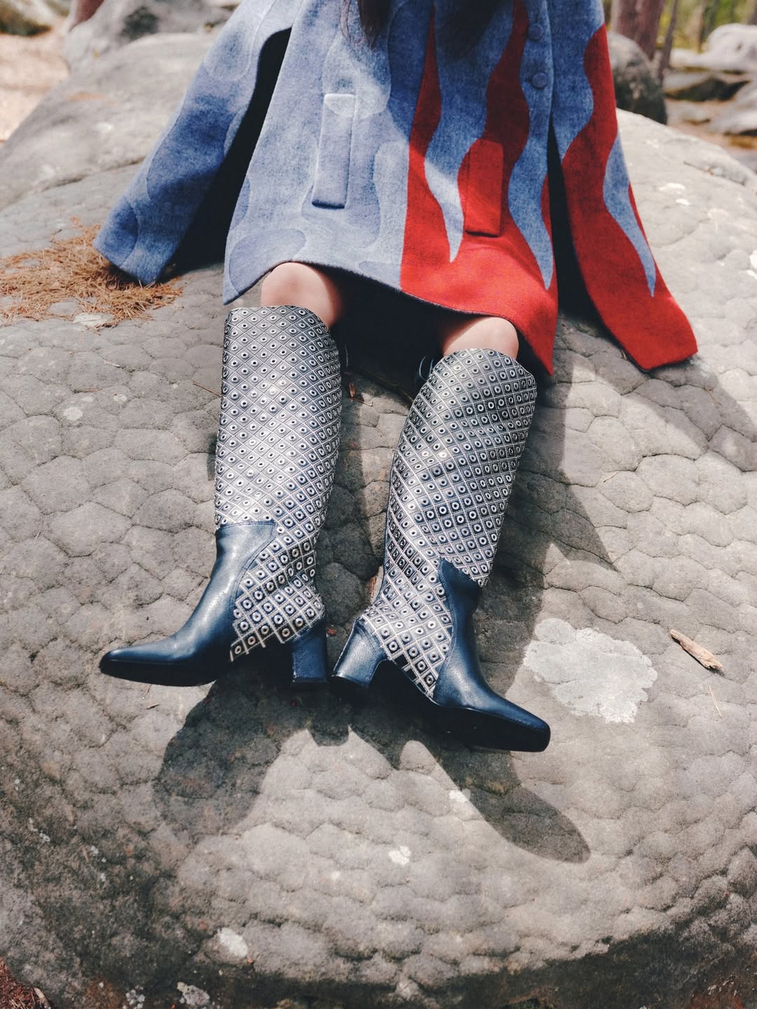 JADE @nnguyenjade for @flairmagazin
Photographer_ @aliochaboi
Style_ @passmorestyles
Hair_ @lesliethibaud
THANKS @elite_paris
#castbyme
