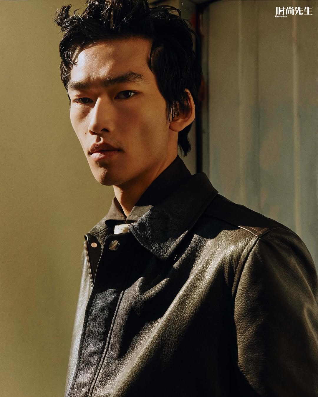 BAI @ruien.bai for @esquire_china
Photographer_ @matthieu_Delbreuve
Style_ @nicholasgalletti
CreativeDirection_ @yyuuaannqqiiaann @zaiye_studio_paris
Grooming_ @massa_yahiro
THANKS @mmanagmentmodels
#castbyme