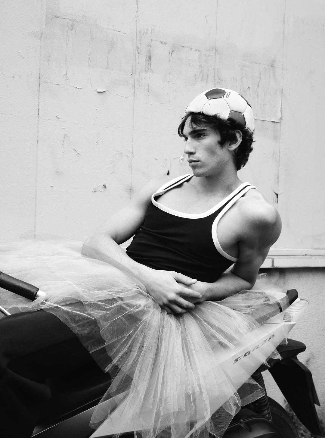 SILVIA @silvia_gabri_gs for @merde_magazine
Photographer_ @cocoamardeil
Style_ @pata_trak
Makeup_ @saloijeddi
Hair_ @tsuyoshi.tamai
Props_ @isabelle_baudry
THANKS @bananasmodels 
#castbyme