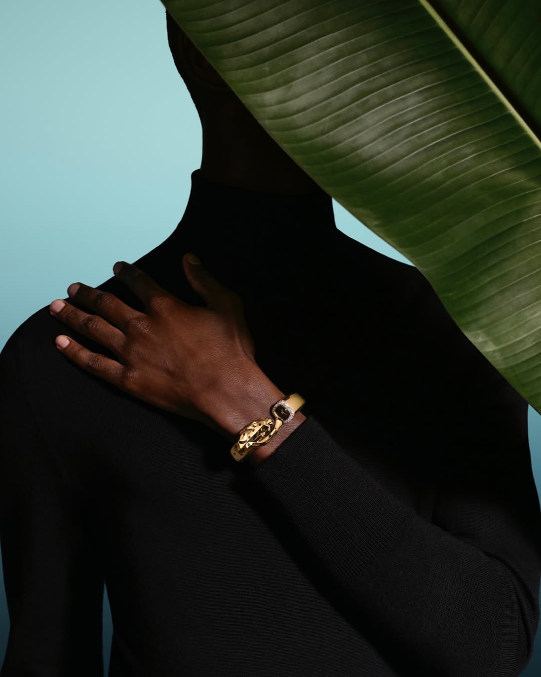 PENELOPE @penelope.ternes and SOULEMANE for @Cartier Panthere
Photographer_ @amanda_charchian
Style_ @jamesvaleri
Hair_ @odilegilbert_official 
Makeup_ @anthonypreel_
Set Design_ @annasbiera
Florals_ @jefferson_fouquet
THANKS @women_paris @16parismanagement @publicisluxe