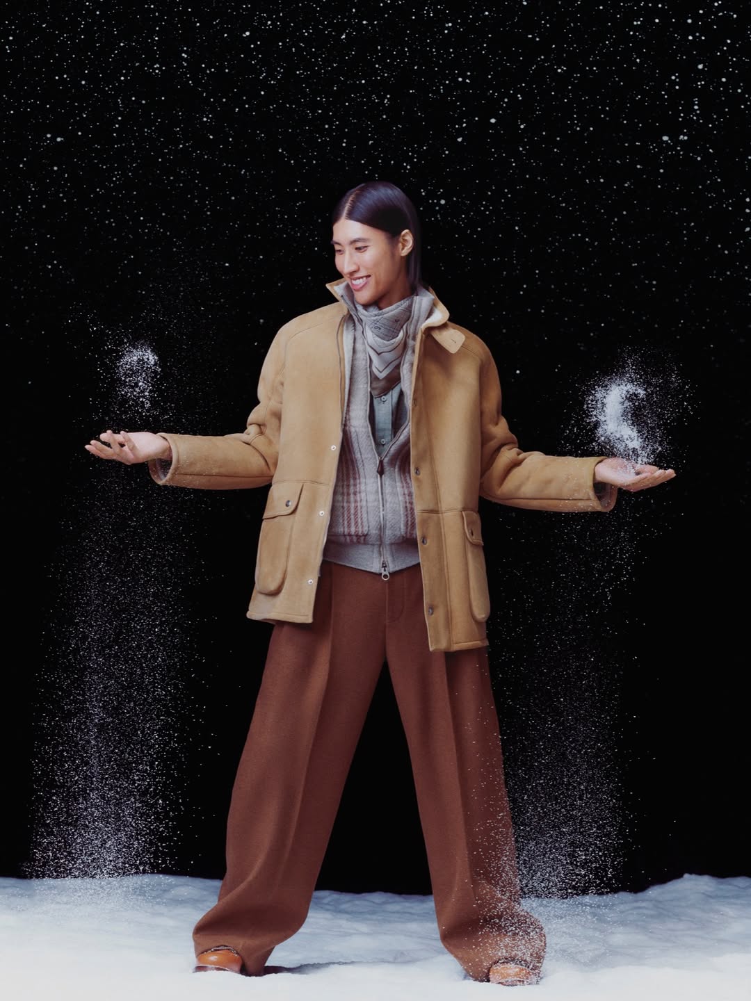 Le plus beau des cadeaux
@galerieslafayette by @clarkfranklyn

With ROSA @rosaeimann, YUN CHAN @yochan____ 
And OCTAVE et ANNE VICTORIA
Agence @ddbparis
DC @ondine.simon
DA @roxanehamoniereboizel @domnin_bureau
Stylist @joysinanian
Hair @masashikonnohair
Make up @sunao__takahashi
Costume @robinroysimeraybroderie
Set design @milanoscena
Production @la_belle_production
THANKS @selectmodelparis @marilynagencyparis @agencefrimousse @myagencykids @julabrigante @marinerolland15 @anne_cath_p