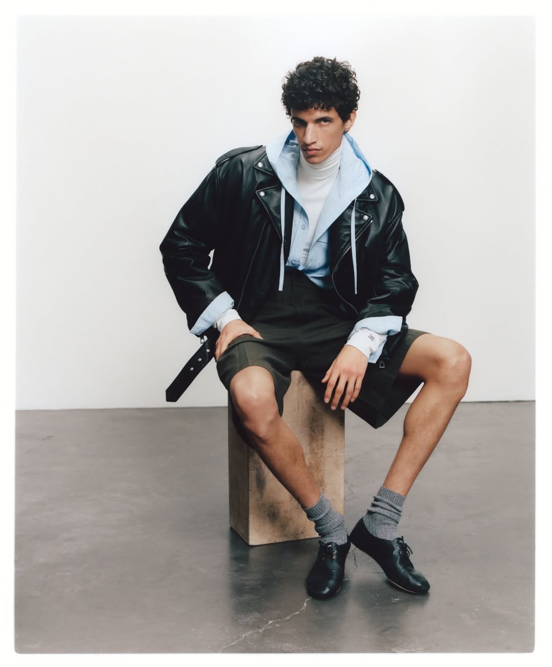 YOUSSEF @youssef_rocha for @behindtheblinds SS26 
Photography_ @emiliastaugaard
 Fashion_ @tomturian
EIC_ @badmickey
Grooming_ @mickaeljauneaupro
Photographer’sAssistant_ @aniazawadka
Stylist’sAssistant_ @alimshs
Groomer’sAssistant_ @qinhuo
Production_ @sheri.chiu
THANKS @rockmenparis