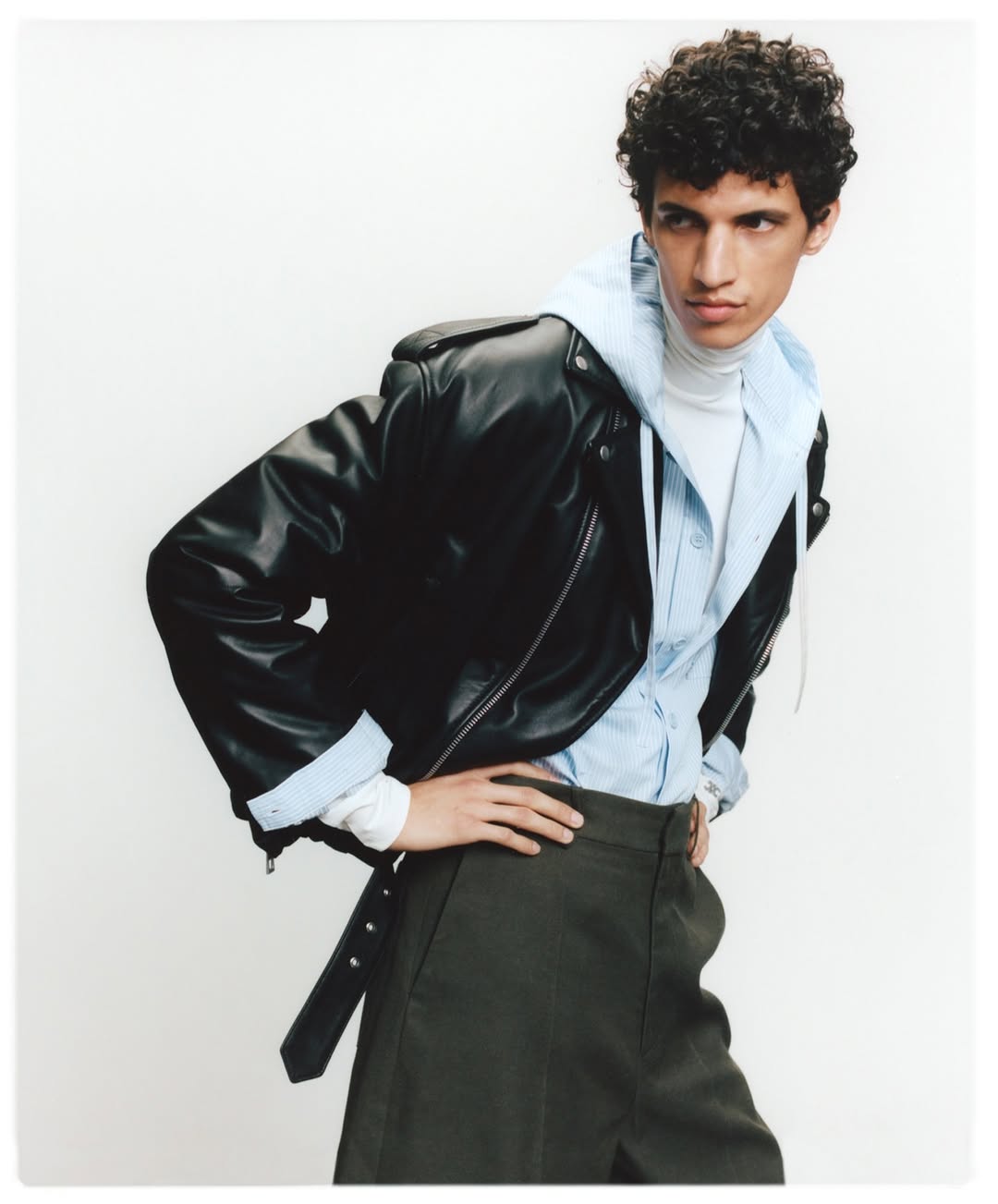 YOUSSEF @youssef_rocha for @behindtheblinds SS26
Photography_ @emiliastaugaard
Fashion_ @tomturian
EIC_ @badmickey
Grooming_ @mickaeljauneaupro
Photographer’sAssistant_ @aniazawadka
Stylist’sAssistant_ @alimshs
Groomer’sAssistant_ @qinhuo
Production_ @sheri.chiu
THANKS @rockmenparis
