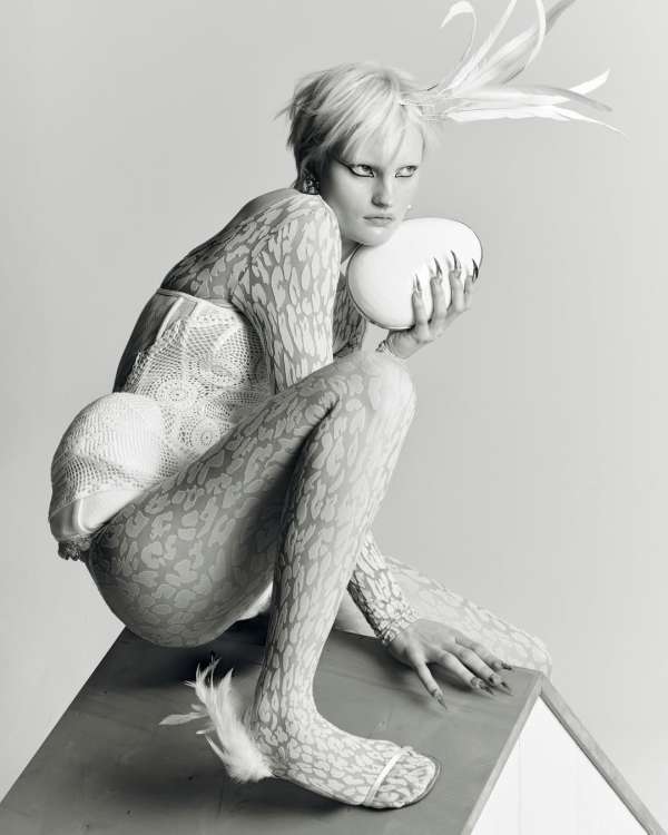LAUREN @laurenntheobald for @vogueczechoslo...