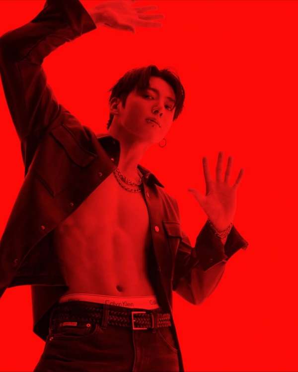 JUNG KOOK STARS IN CALVIN KLEIN’S LASTEST C...