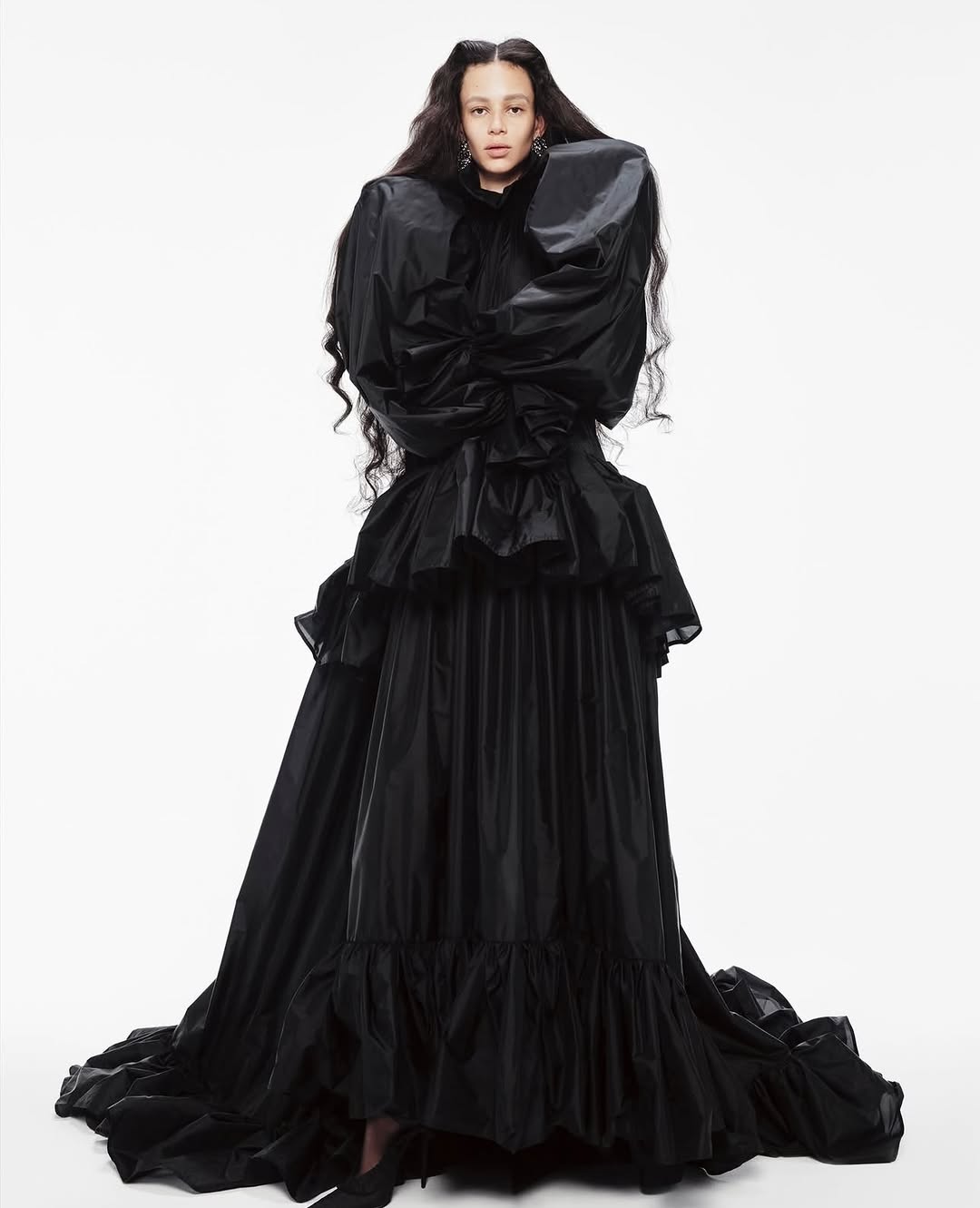 @willyvanderperre photographs @binxwalton for Beyo...