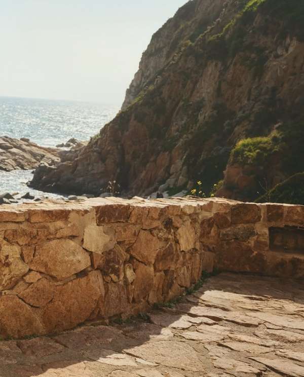 LOUIS VUITTON RESORT CAMPAIGN. PHOTOGRAPHED...