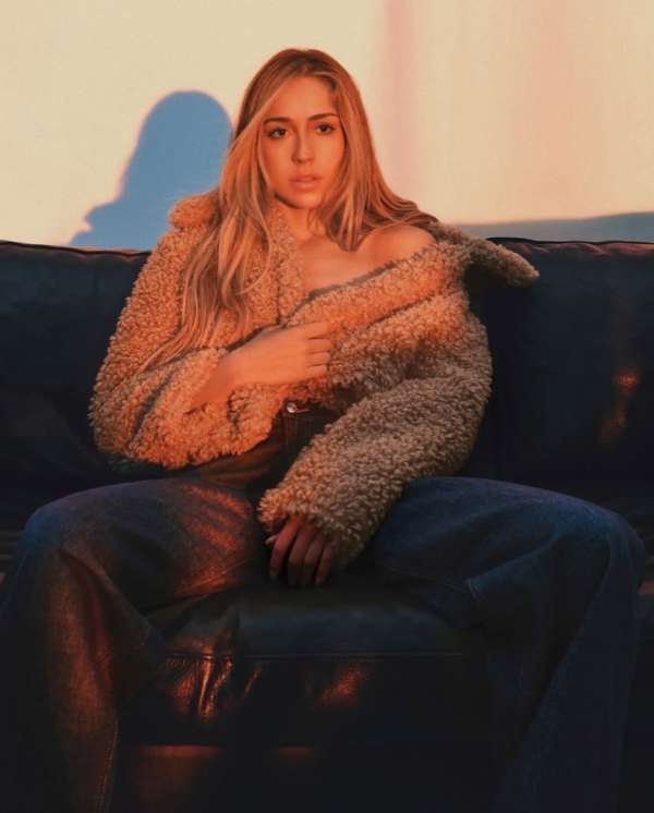 Calvin Klein’s Fall 2026 Denim Campaign sta...