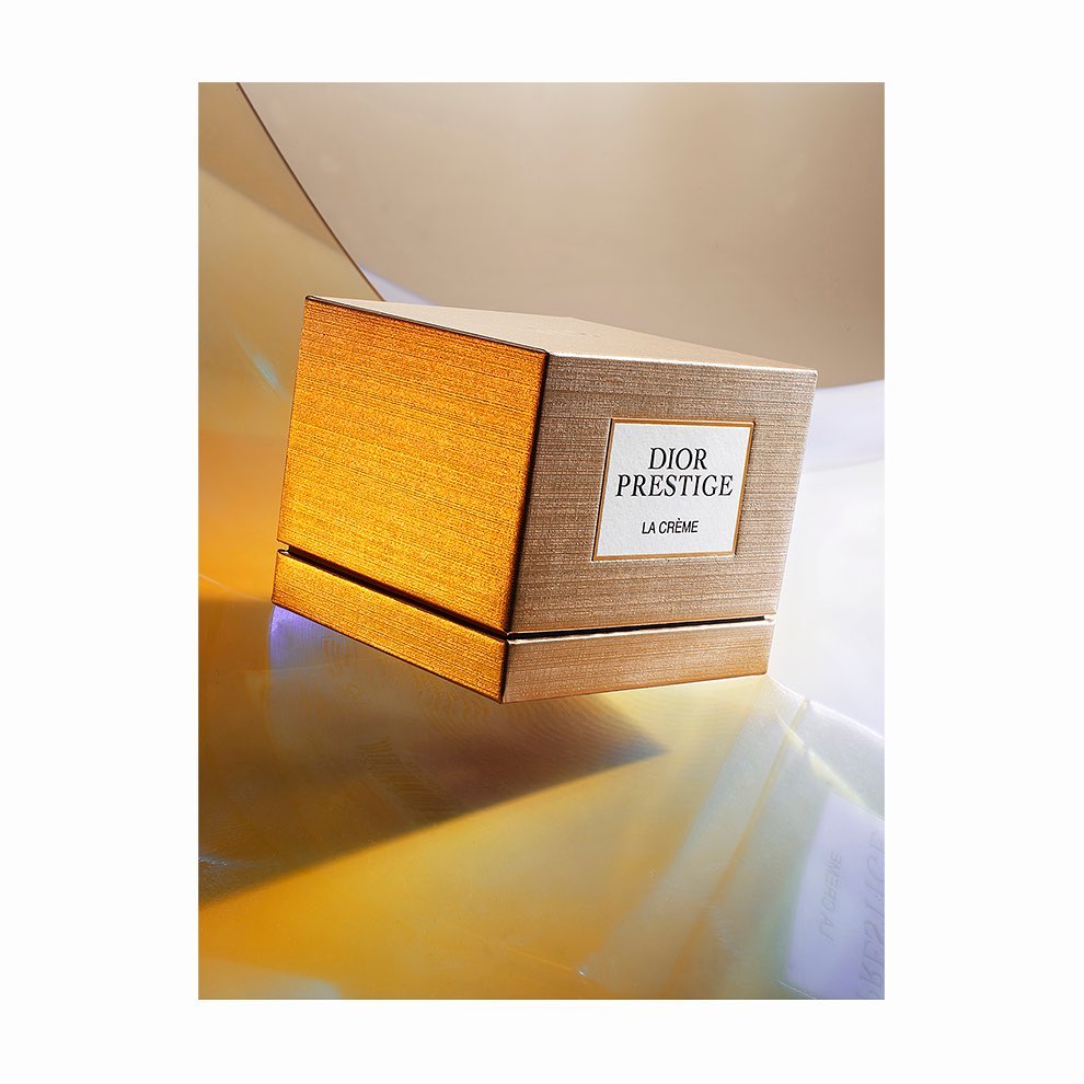 Luxure Magazine |  Dec. 22