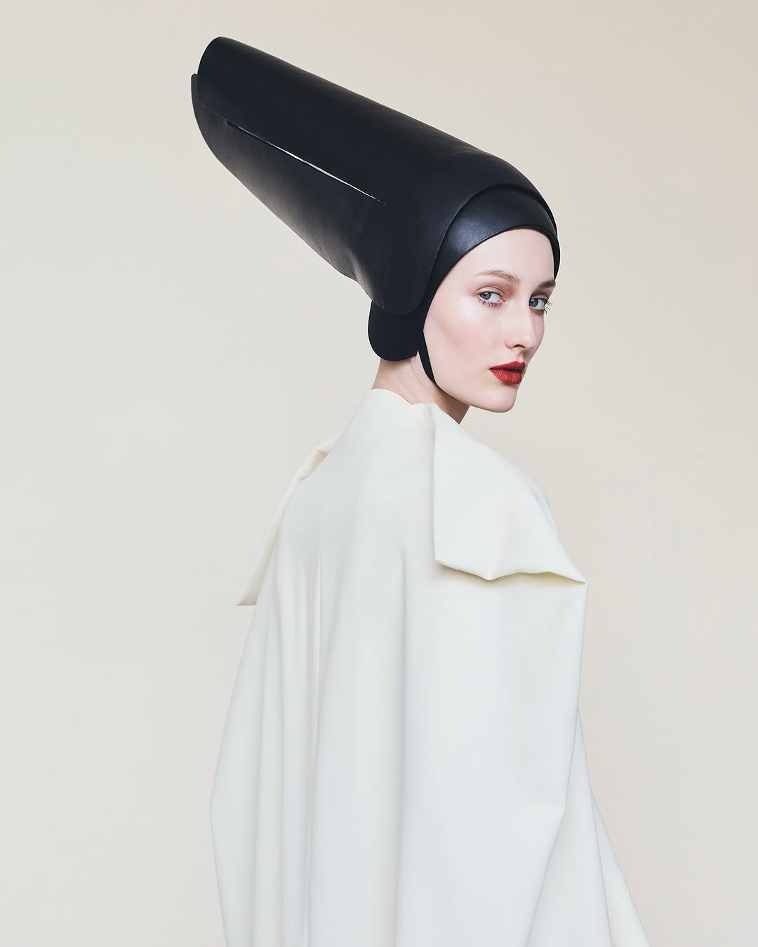P.A Hüe De Fontenay X Harper’s BAZAAR Germany Oct. 26