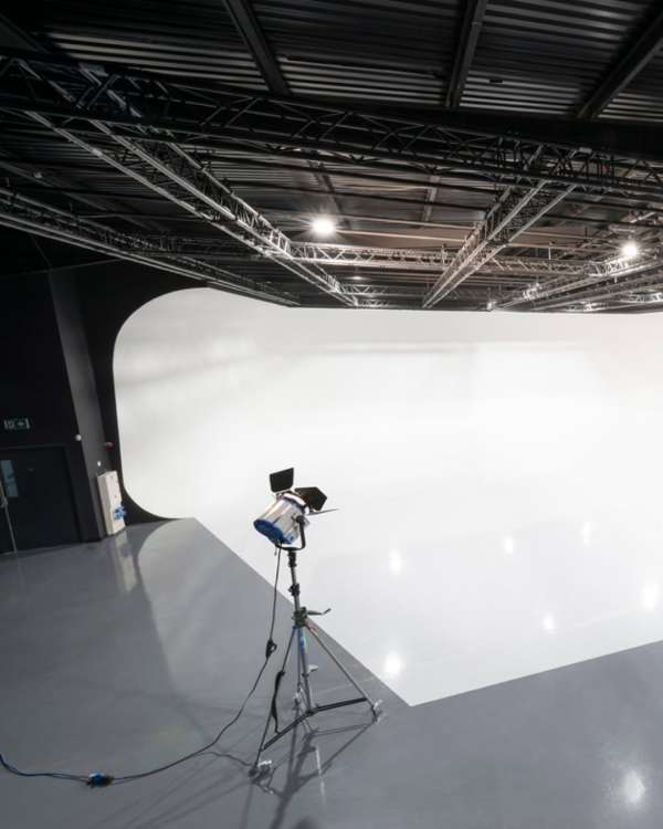Park Royal Studios largest coved space Stud...