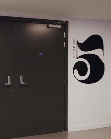 Park Royal Studios largest coved space Stud...