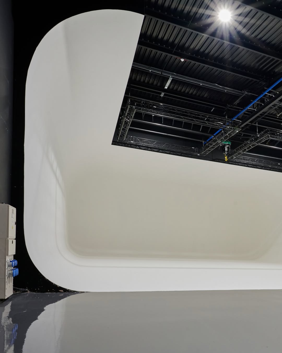Studio 4 is an ideal space for a variety of productions. Featuring a U-shaped infinity cove with a 36ft ceiling return and production facilities, it offers the flexibility needed for high-end productions. The drive-in access allows for easy vehicle entry, while the elevated mezzanine level provides additional space for styling, makeup, and production tasks, making this studio both practical and comfortable for your crew and clients.
 
Please contact us to book studio 4

#filmstudio #photostudio #london #studio #parkroyalstudios