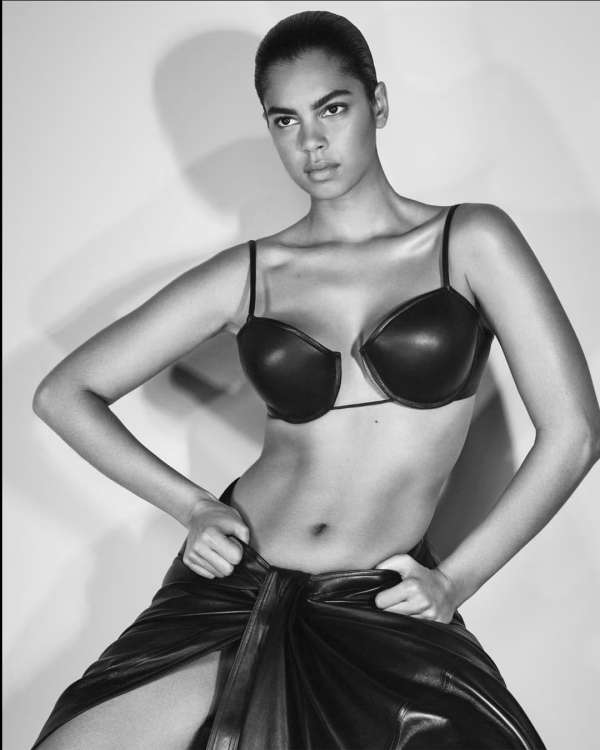 Sculptural and feminine: The Snatch bag by ...