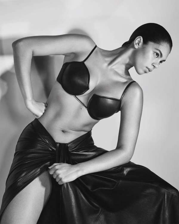 Sculptural and feminine: The Snatch bag by ...