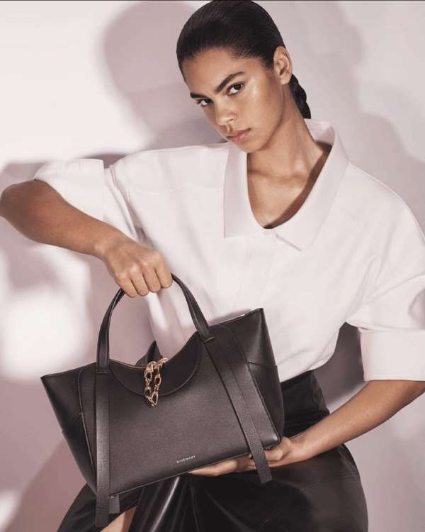 Sculptural and feminine: The Snatch bag by ...