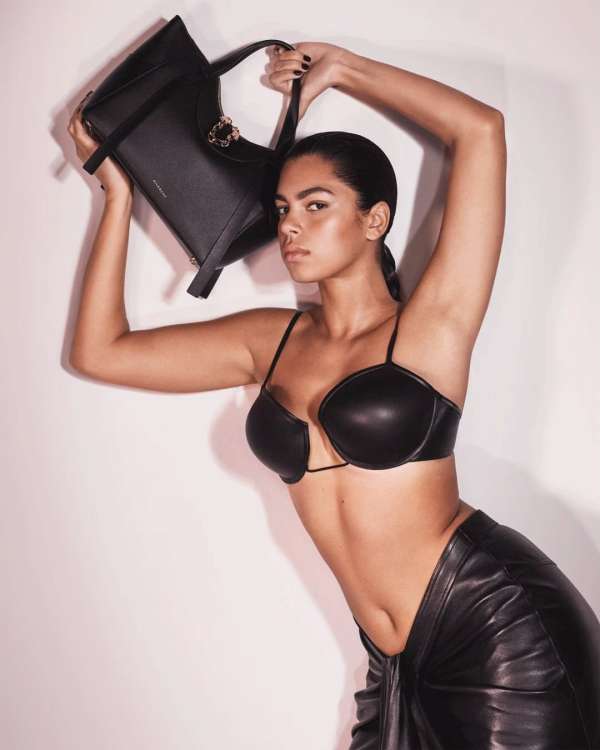 Sculptural and feminine: The Snatch bag by ...