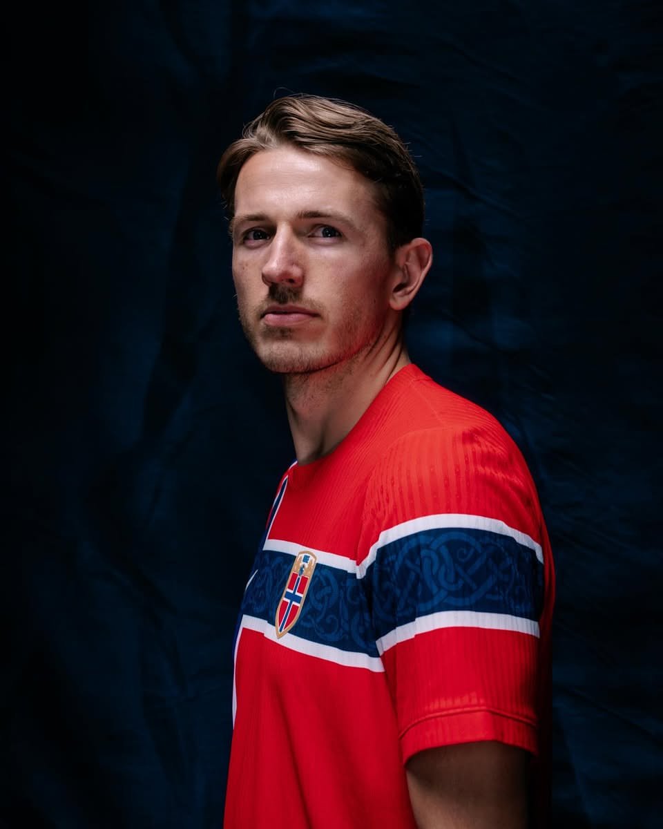 Norwegian Football Association presents their new gear with Sander Berge
 
Photographed by @konradborzy
Shot at @parkroyalstudios
Studio 4
 
#London #filmstudios #photostudio #herrelandslaget #berge
