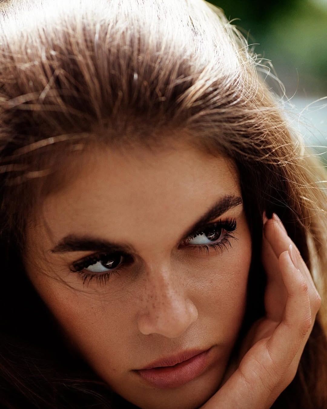 @kaiagerber 📸 by @alasdairmclellan for @drepubblicait 🖤⁠
⁠
Photographer: @alasdairmclellan⁠
Styling: @suzannekoller⁠
Hair: @anthonyturnerhair⁠
Makeup: @lauren.parsons⁠
Set design: @giovannamartial_⁠
Casting: @piergiorgio⁠
Talent: @kaiagerber⁠
Production: @partner.films