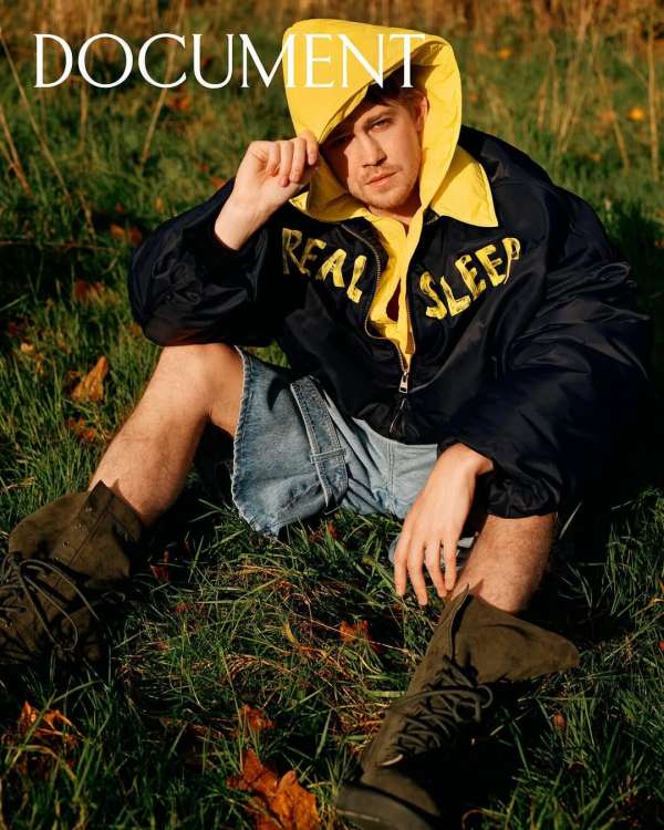@joe.alwyn 📸 by @alasdairmclellan for @docu...