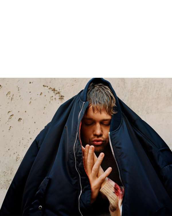 @joe.alwyn 📸 by @alasdairmclellan for @docu...
