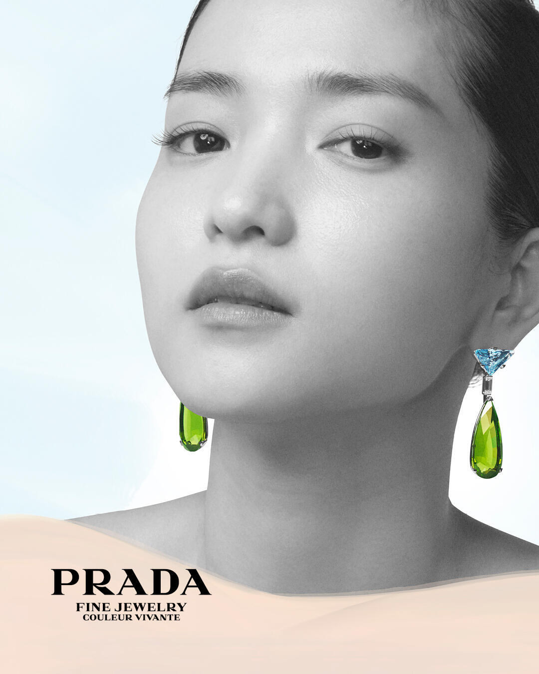 @Prada Fine Jewelry 2025 featuring @amandascgorman @maya_hawke + @kimtaeri_official 📸 by @davidsimsofficial⁠
⁠
Photographer: @davidsimsofficial⁠
Campaign Creative direction: @ferdinandoverderi⁠
Hair: duffy + Iljung Lee⁠
Makeup: @diane.kendal + Bom Lee⁠
Set design: @poppybartlettstudio⁠
Talent: @amandascgorman @maya_hawke @kimtaeri_official⁠
Production: @partner.films